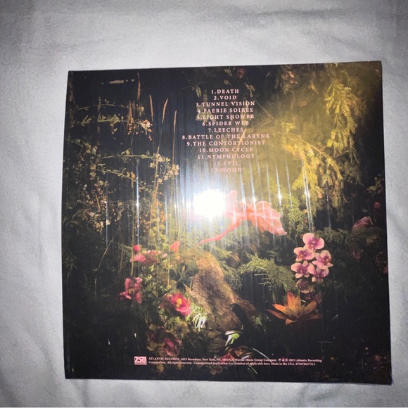 Limited Edition Melanie Martinez signed Portals vinyl Bloodshot Translucent - Picture 6 of 6